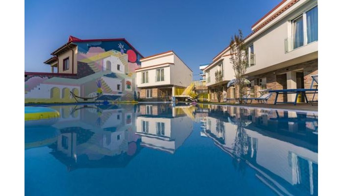 Nayino Resort poza 0