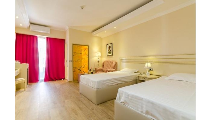 Hotel Phoenicia Luxury poza 14