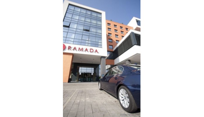 Hotel Ramada By Wyndham Oradea poza 1