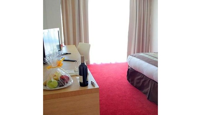 Hotel Ramada By Wyndham Oradea poza 5