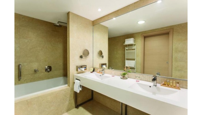 Hotel Ramada By Wyndham Oradea poza 12