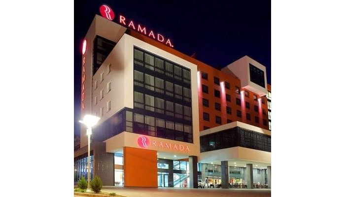 Hotel Ramada By Wyndham Oradea poza 4