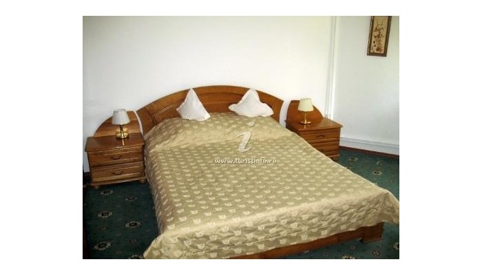 Vila Carina Paraul Rece poza 5